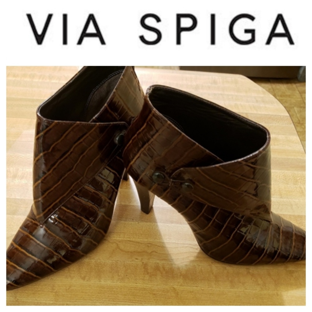 Via Spiga, Like New, Crocodile look, Brown Booties